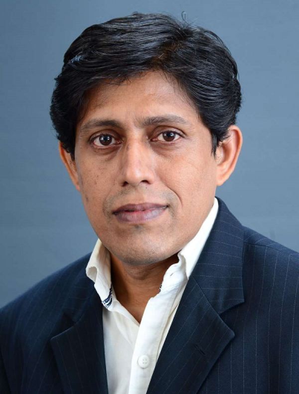 Suresh Headshot 2